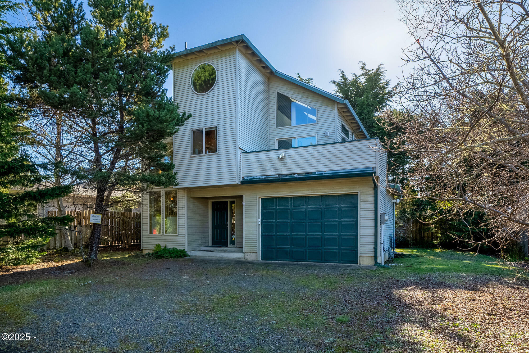 Property Photo: 60 Sijota Street OR 97388