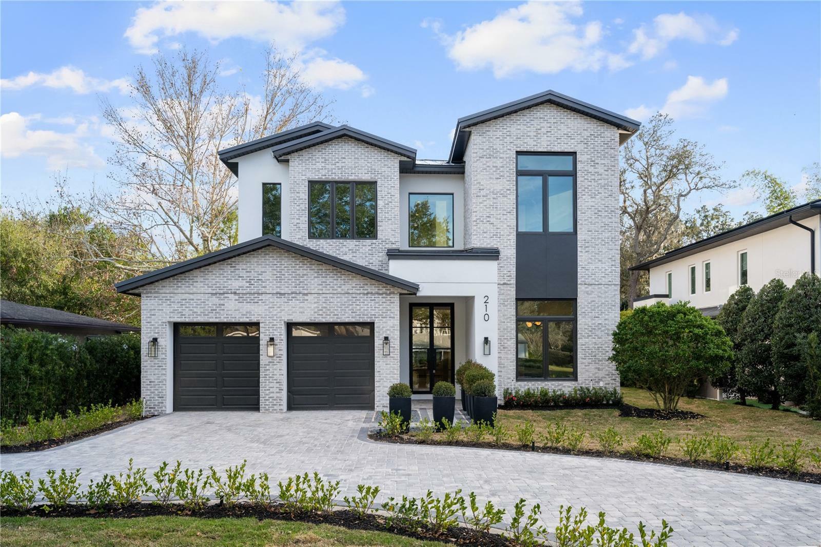 Property Photo: 210 E Lake Sue Avenue FL 32789