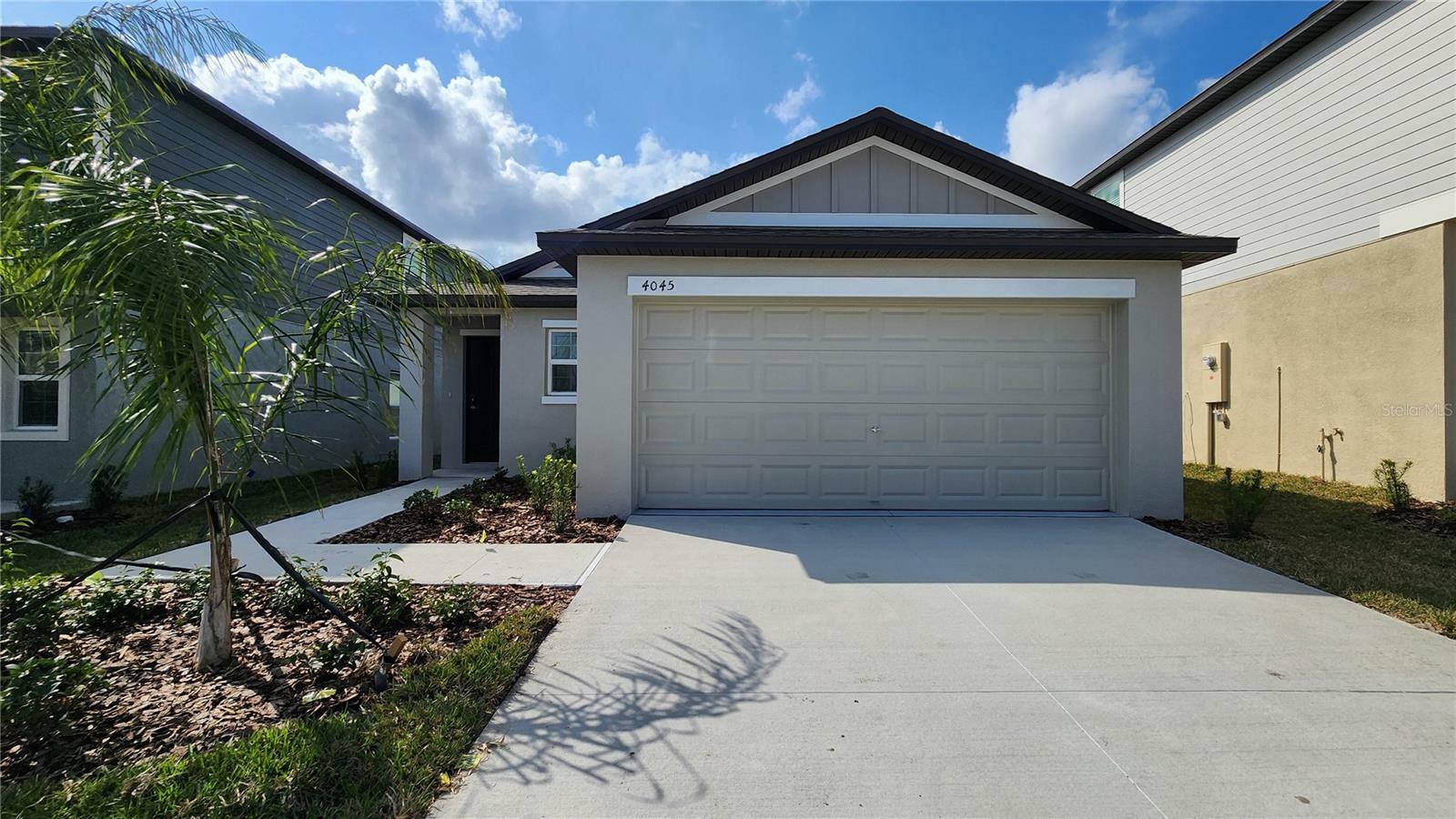 Property Photo:  4045 Radiant Mountain Drive  FL 33565 