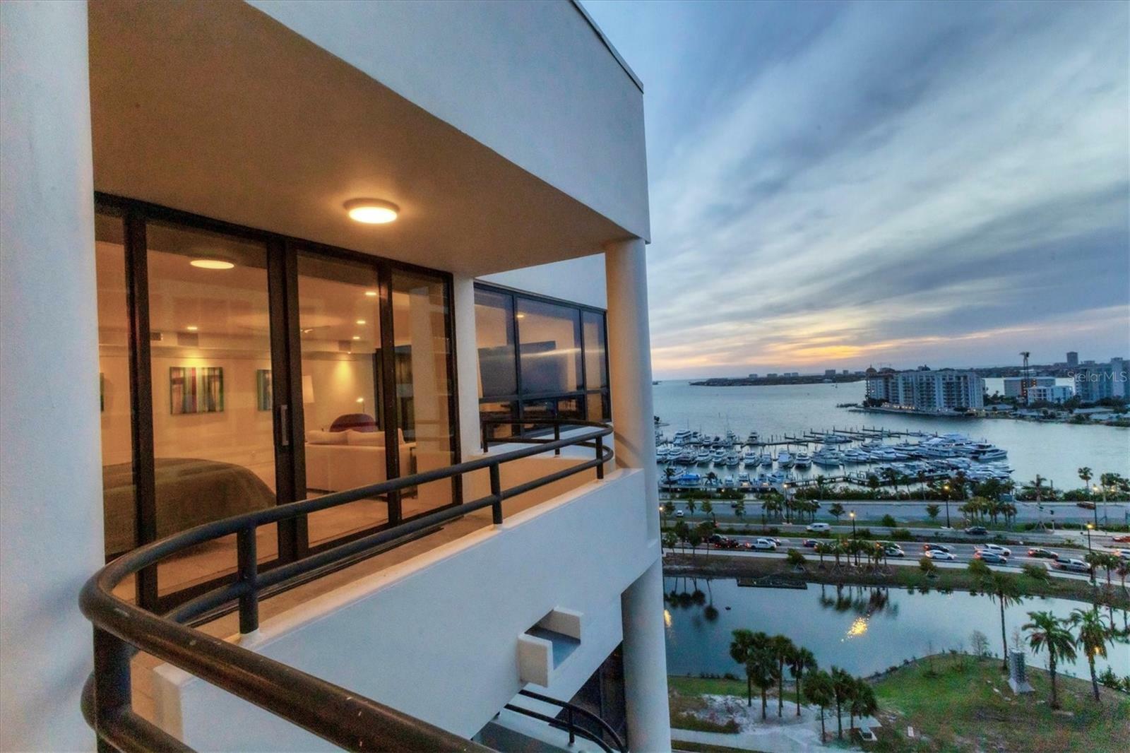 Property Photo: 1255 N Gulfstream Avenue Ph1501 FL 34236