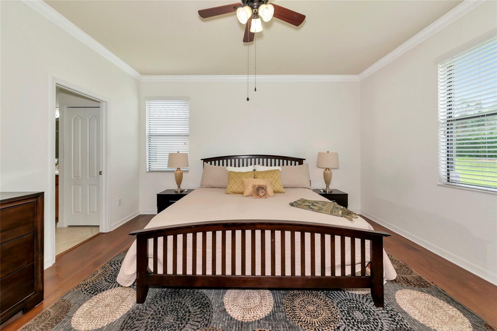 Property Photo: 6814 Willowshire Way FL 34212