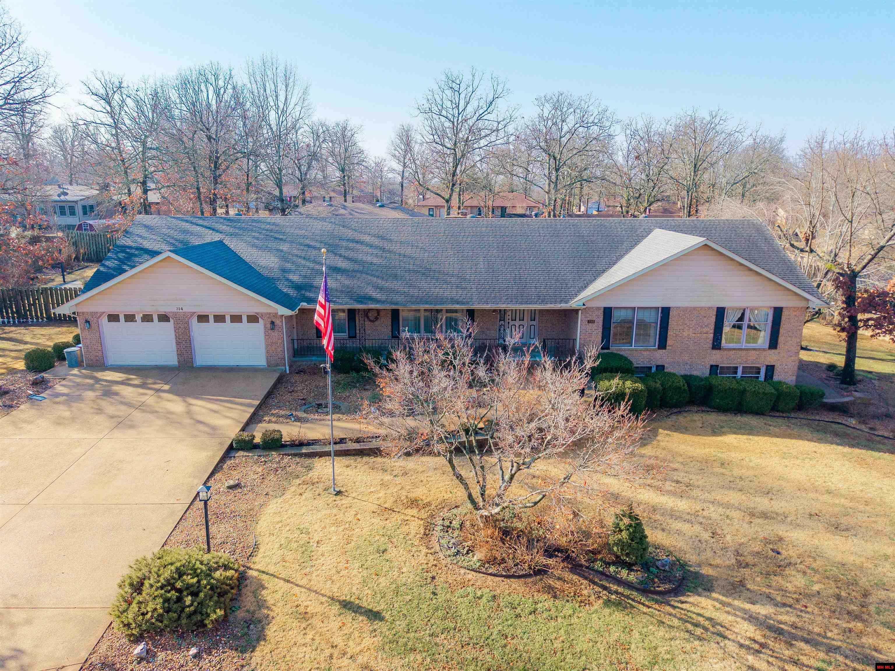 Property Photo: 314 Leatherwood Circle AR 72653