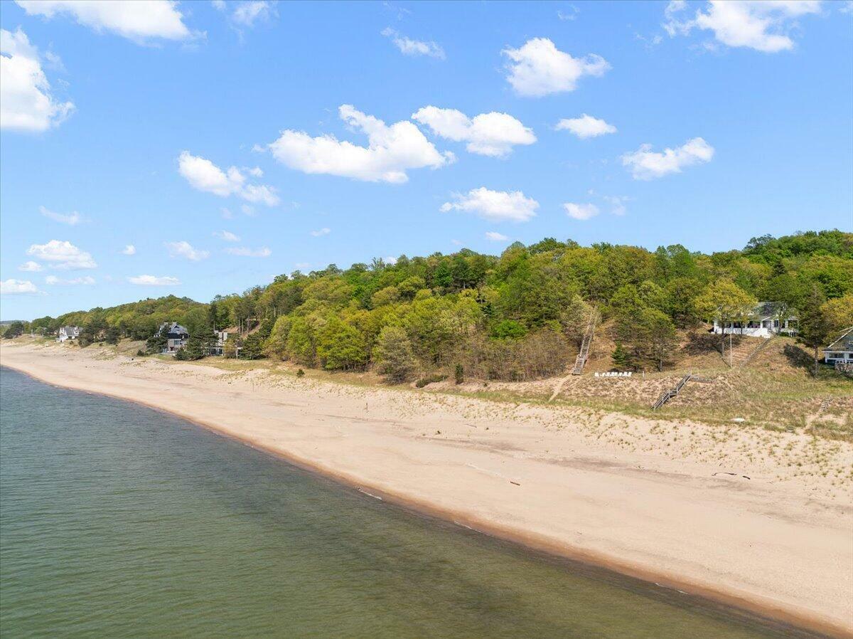 Property Photo:  690 Dunegrass Circle Drive  MI 49453 