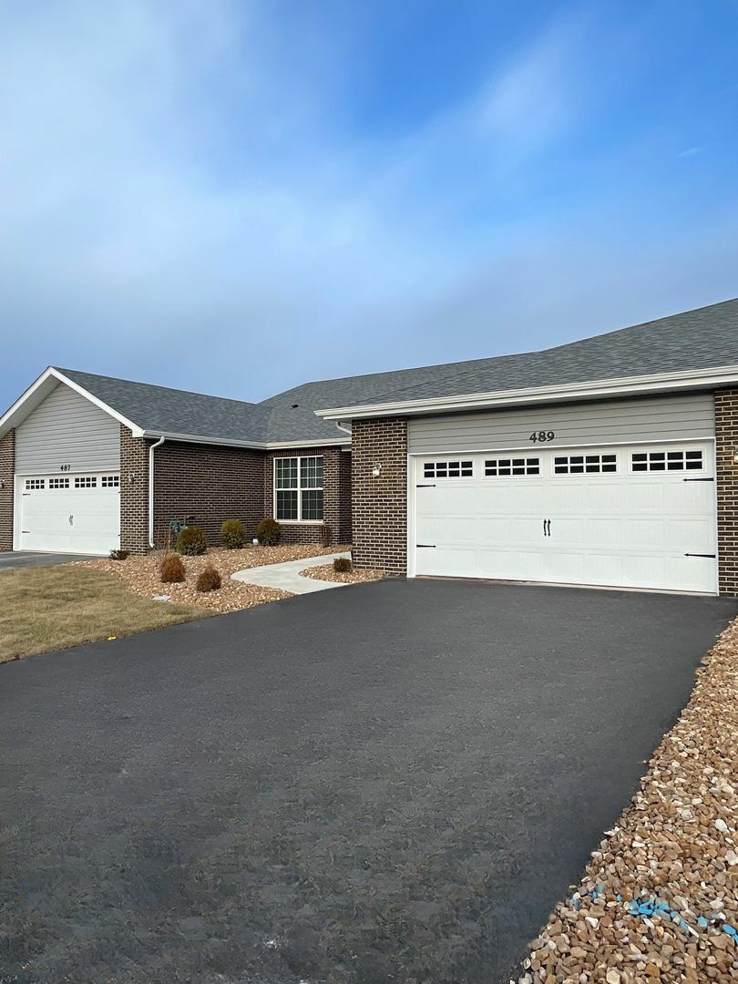 Property Photo:  489 Ridge Lane  IL 60440 