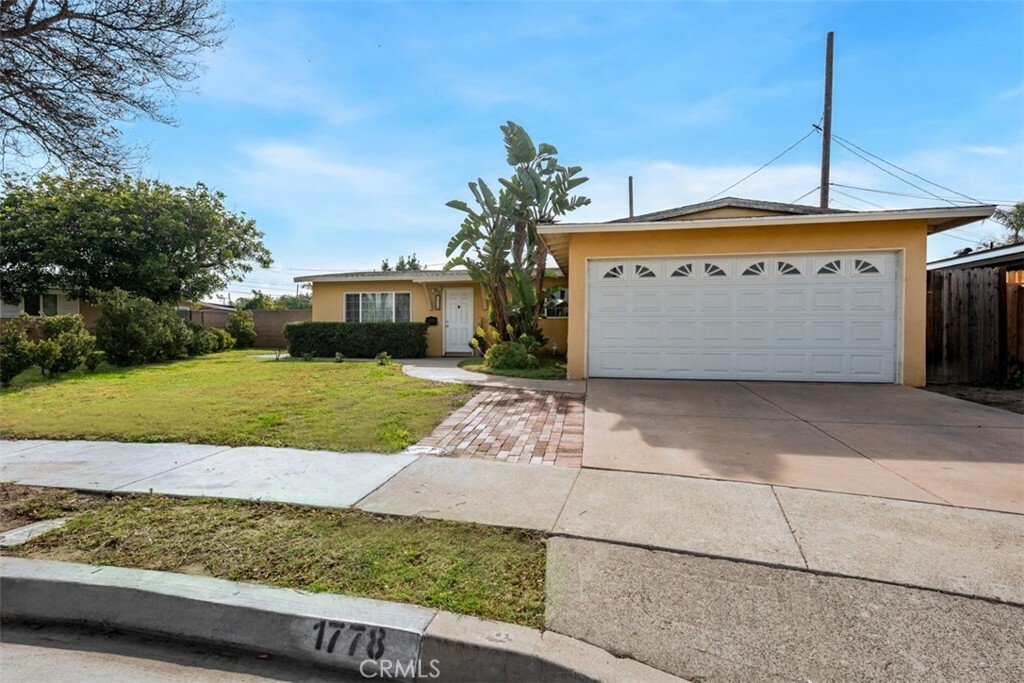 Property Photo:  1778 W Laurel Place  CA 92801 