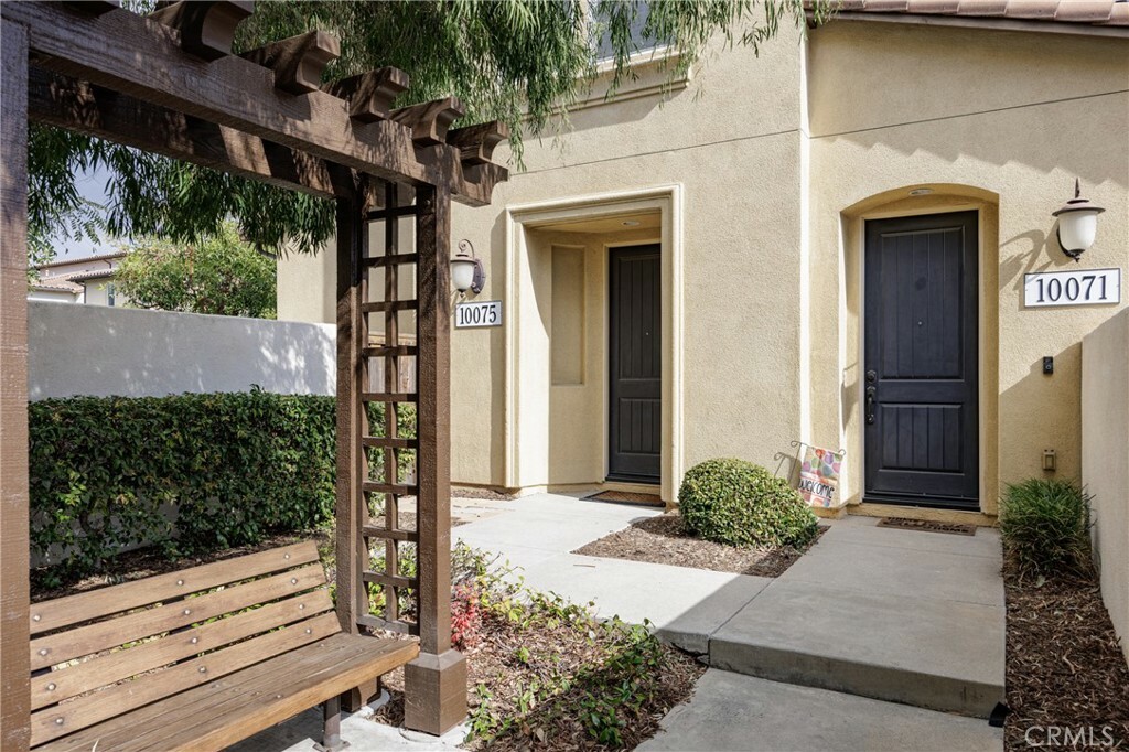 Property Photo:  10071 Solana Drive  CA 92708 