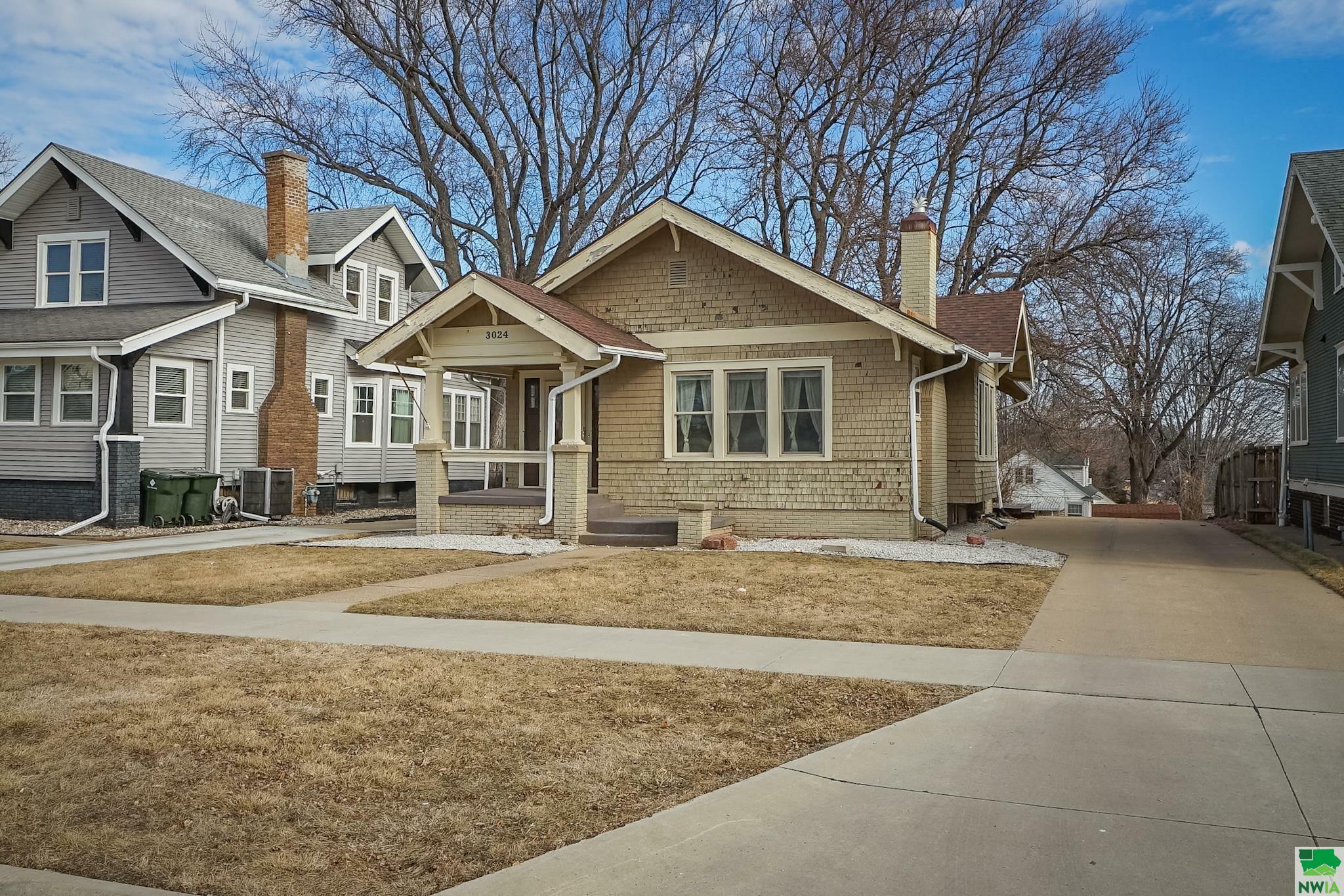 Property Photo:  3024 Jennings St  IA 51104 