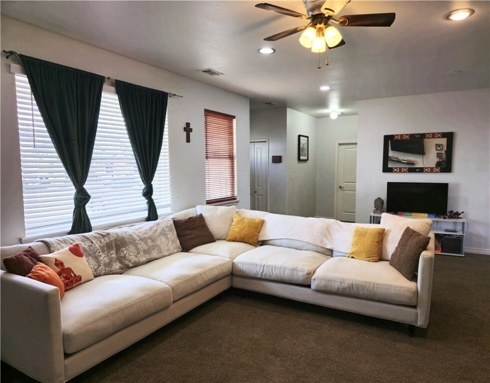 Property Photo:  1408 N B Street  AR 72756 