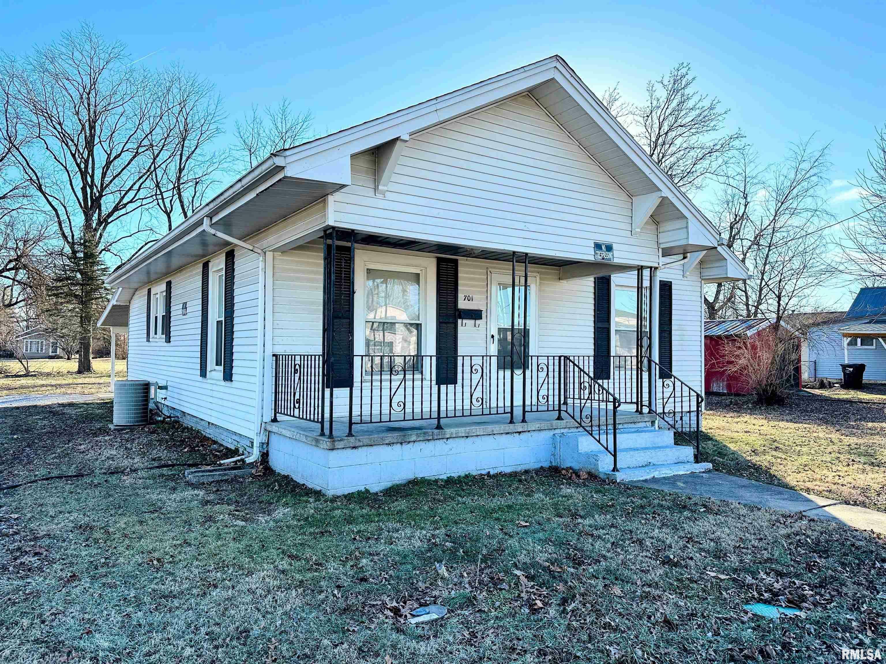 Property Photo:  701 W Church Street  IL 62946 