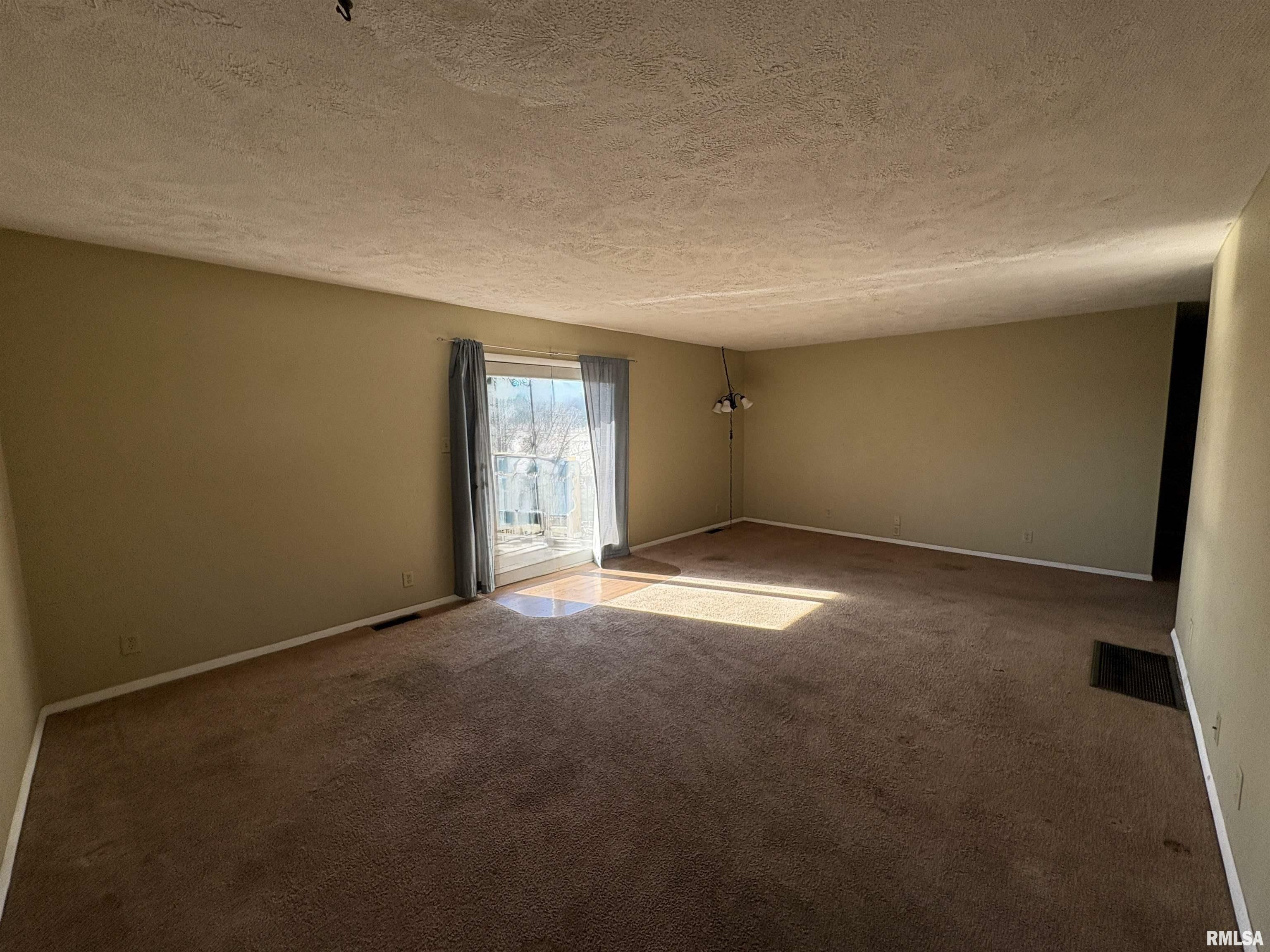 Property Photo:  417 S Pershing Street  IL 62933 