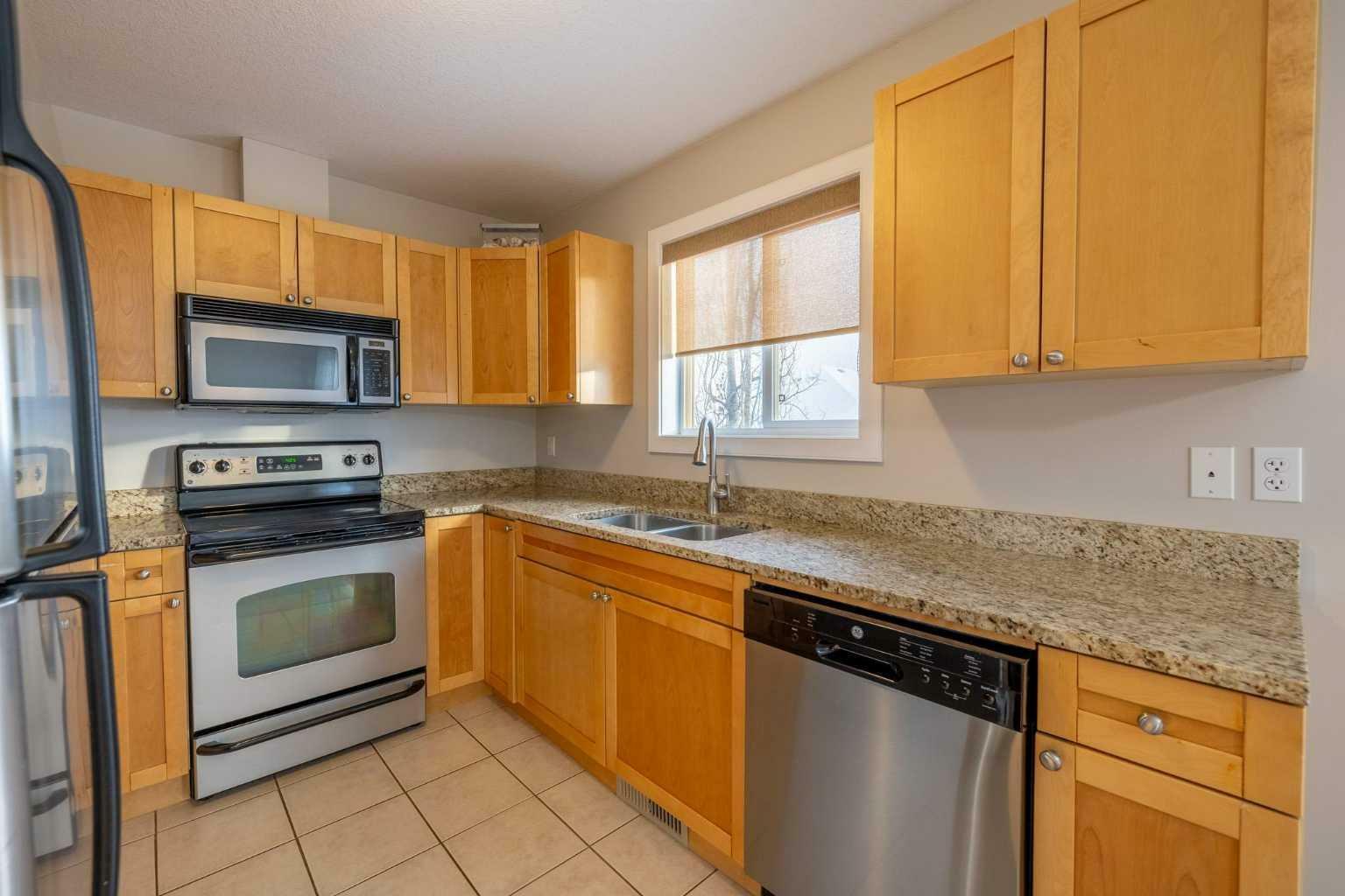Photo de la propriété: 1616 41 Street 7 AB T7E 0A5