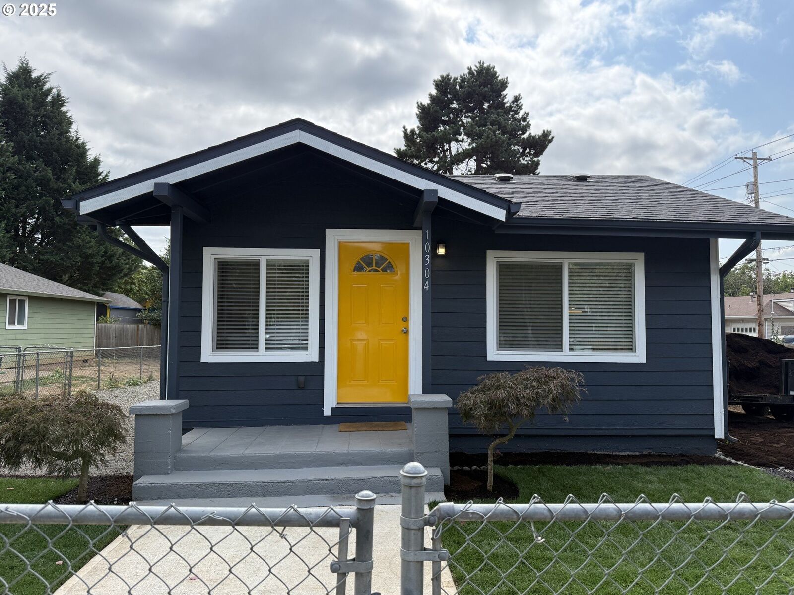 Property Photo: 10304 SE Yukon St OR 97266