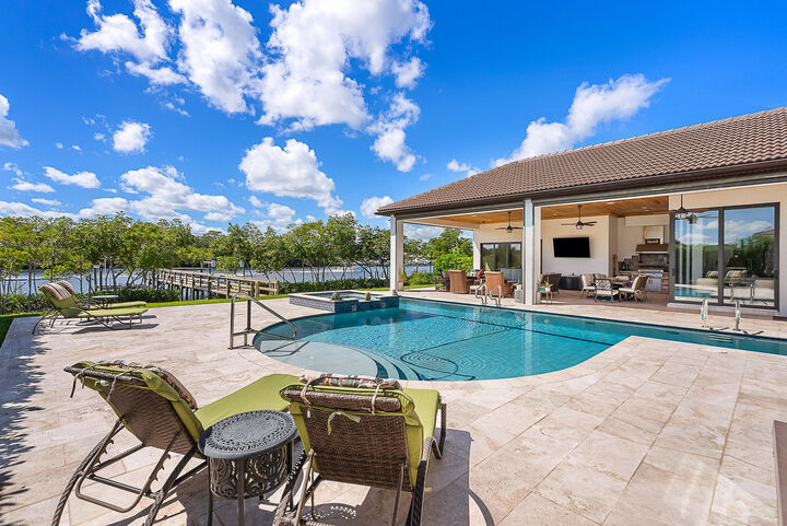 Property Photo: 201 SE Fiore Bello FL 34952