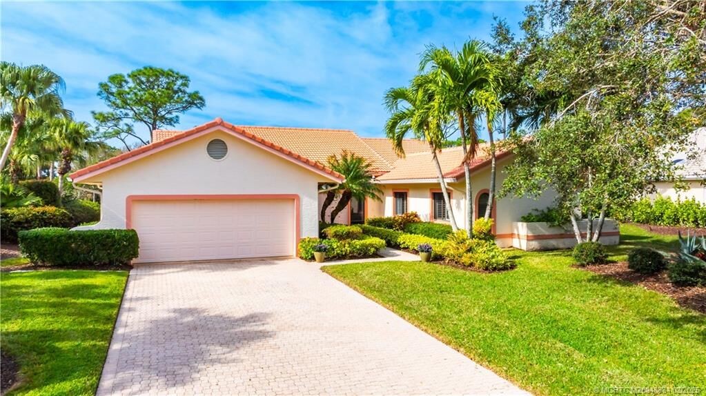 Property Photo:  4174 SW Gleneagle Circle  FL 34990 