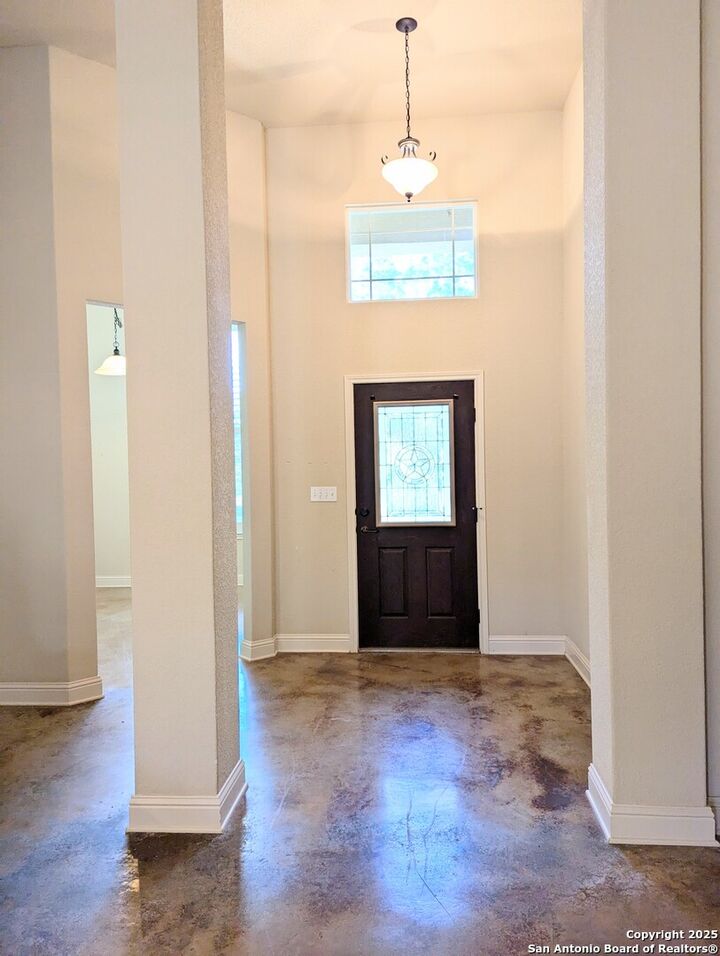 Property Photo: 2025 Crown View TX 78028