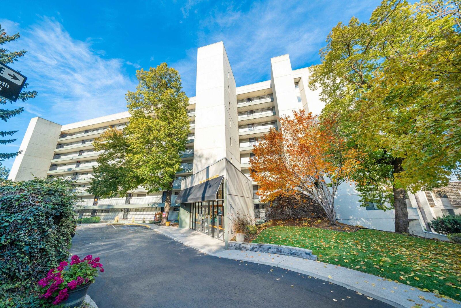 Property Photo:  700 W 7th Ave Unit 501  WA 99204 