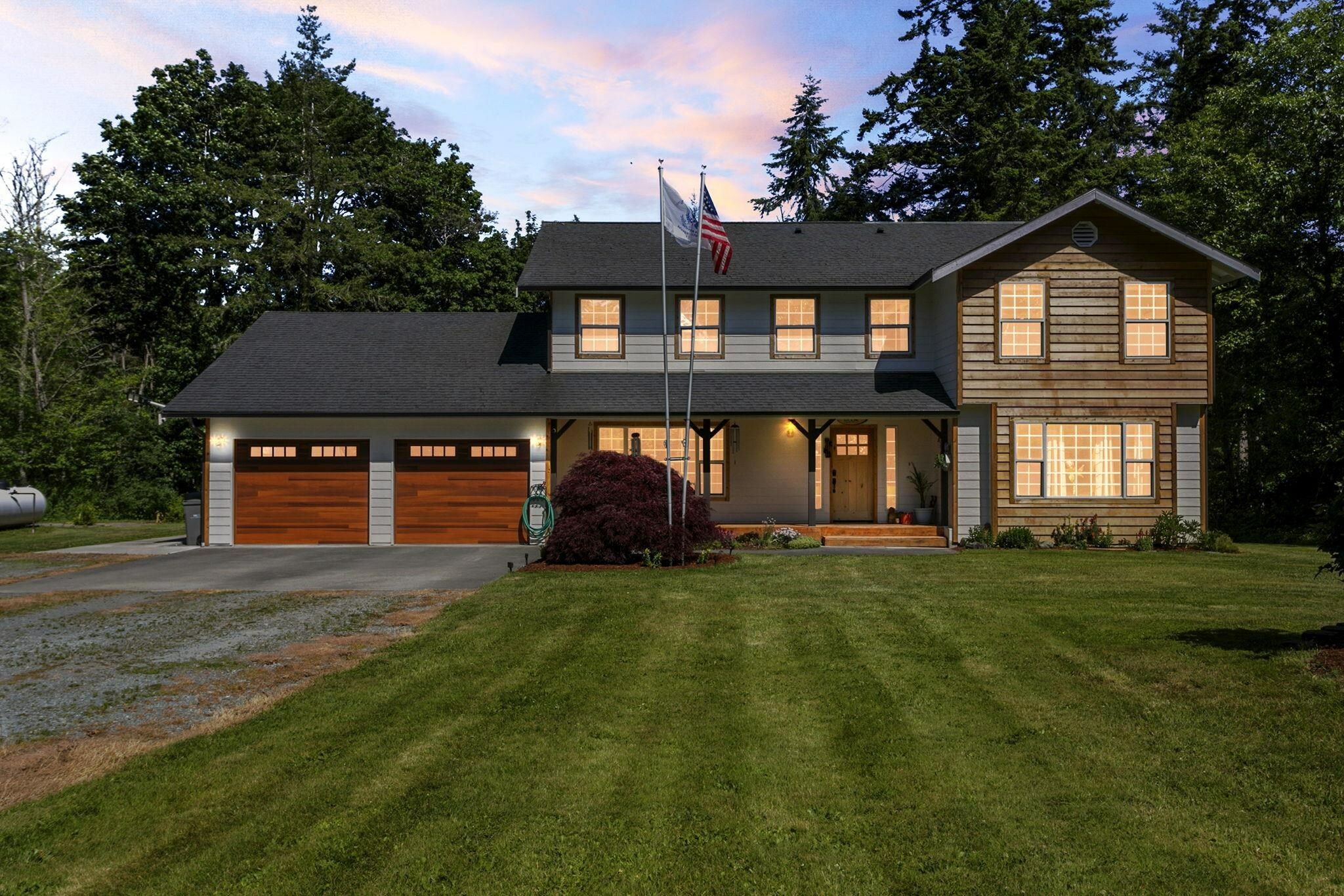 Property Photo:  303 Dove Dr  WA 98282 