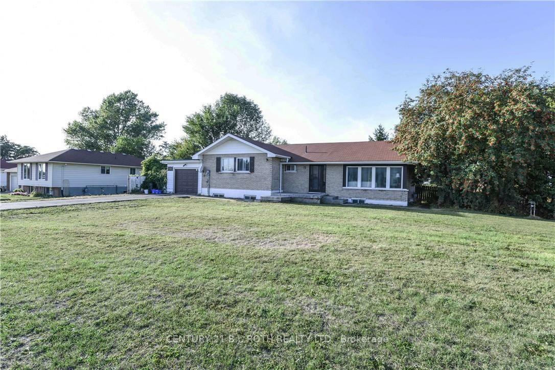Photo de la propriété: 2146 Innisfil Beach Road ON L9S 4B9
