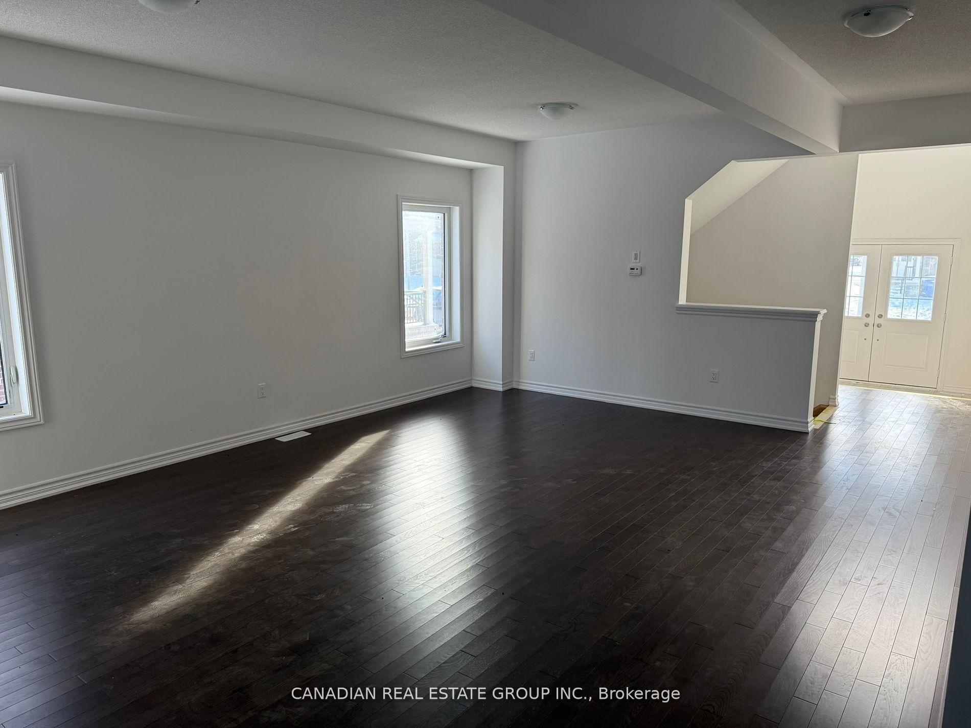 Property Photo:  438 Vandusen Avenue  ON N0C 1B0 