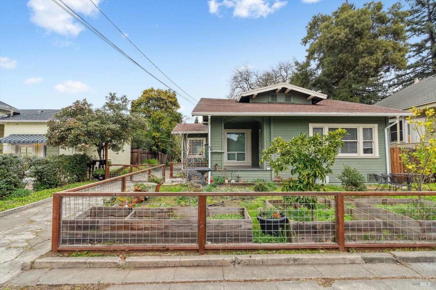 Property Photo:  126 Leland Street  CA 95404 
