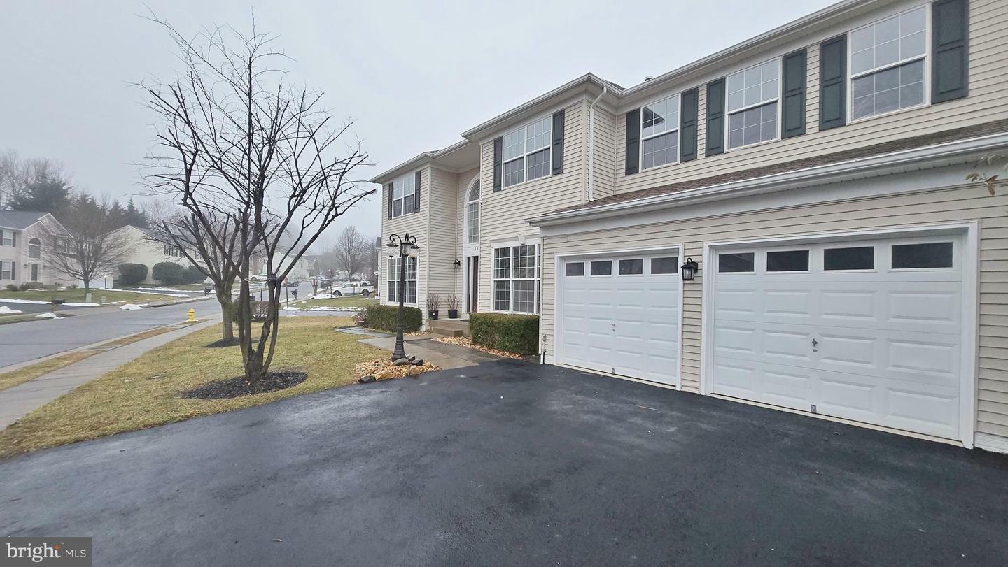 Property Photo:  15730 Marbury Heights Way  VA 22025 