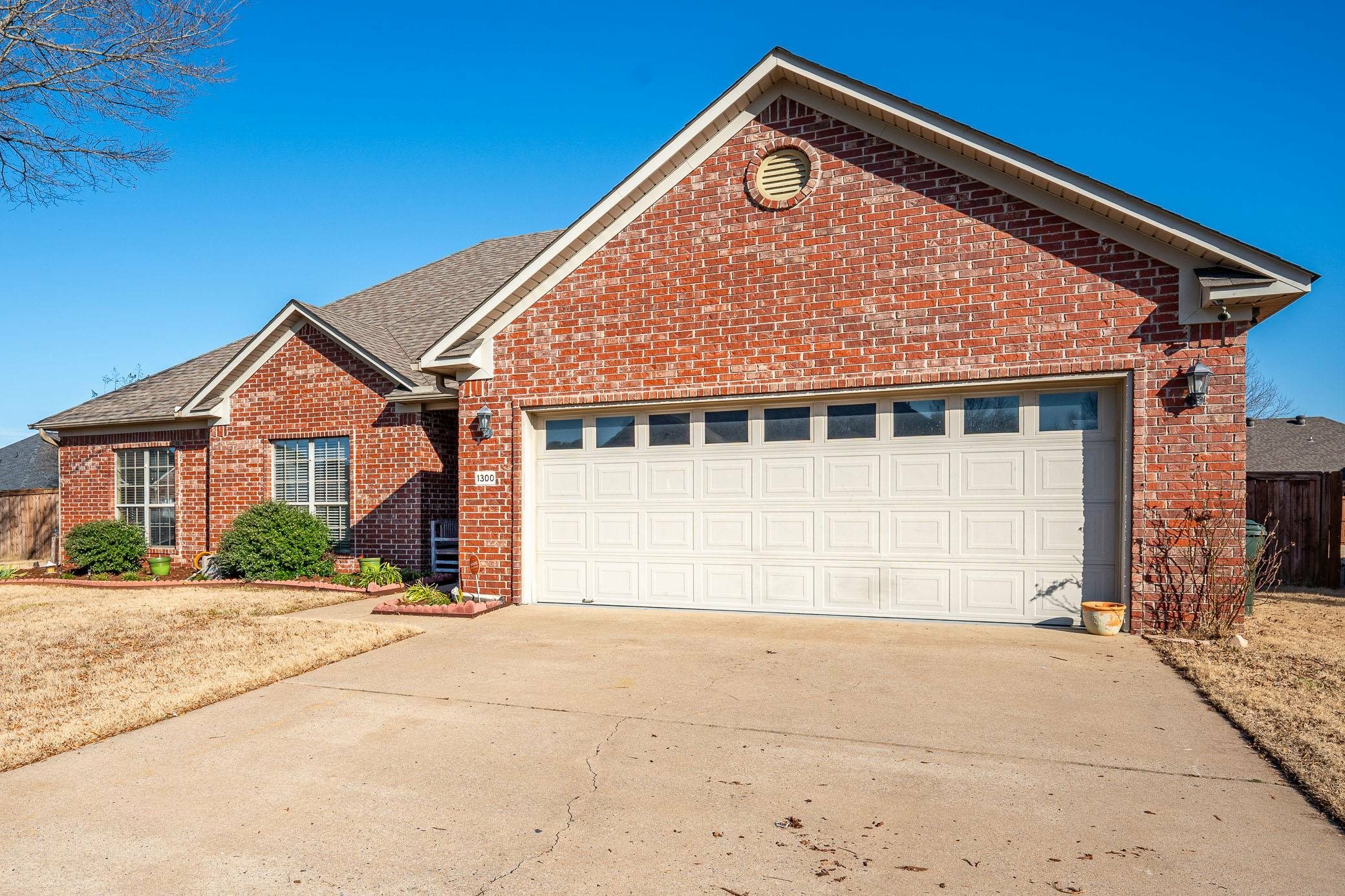 Property Photo:  1300 Stone Crest Drive  AR 72034 