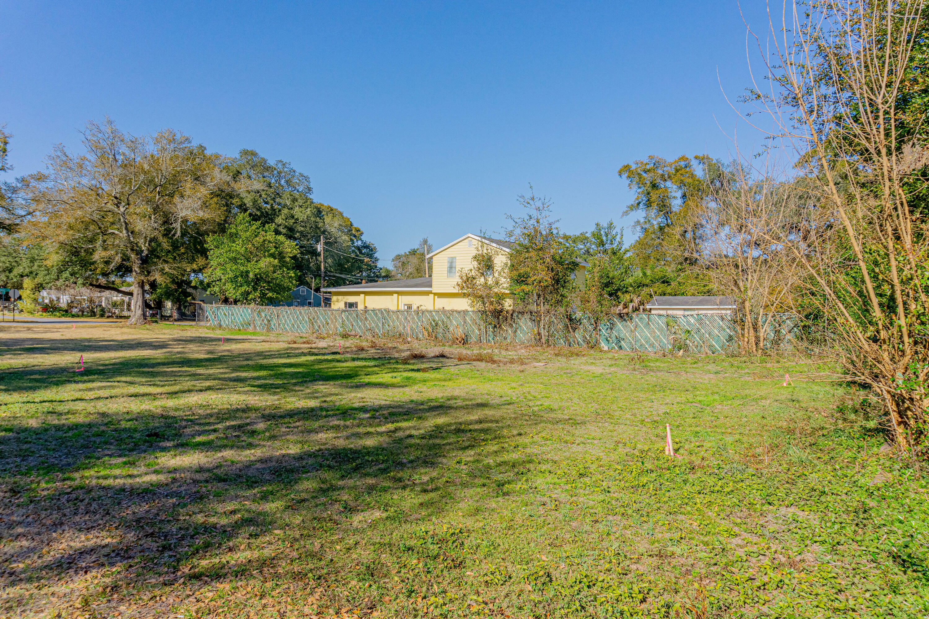 Property Photo:  220 Broadmoor Lane  FL 32507 