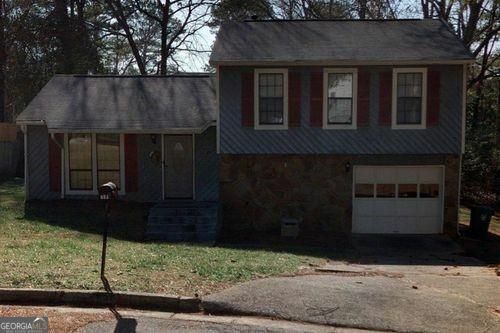 Property Photo: 683 Wood Path Court GA 30083