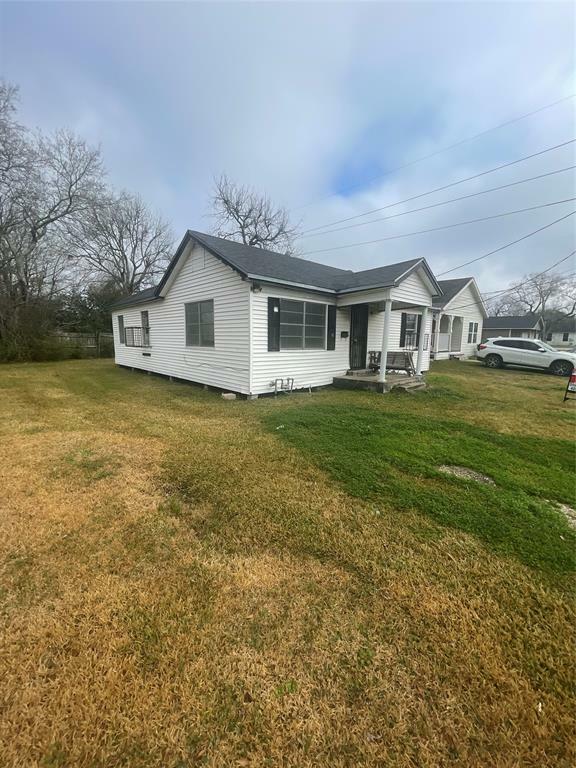 Property Photo: 2230 Hegele Street Street TX 77705