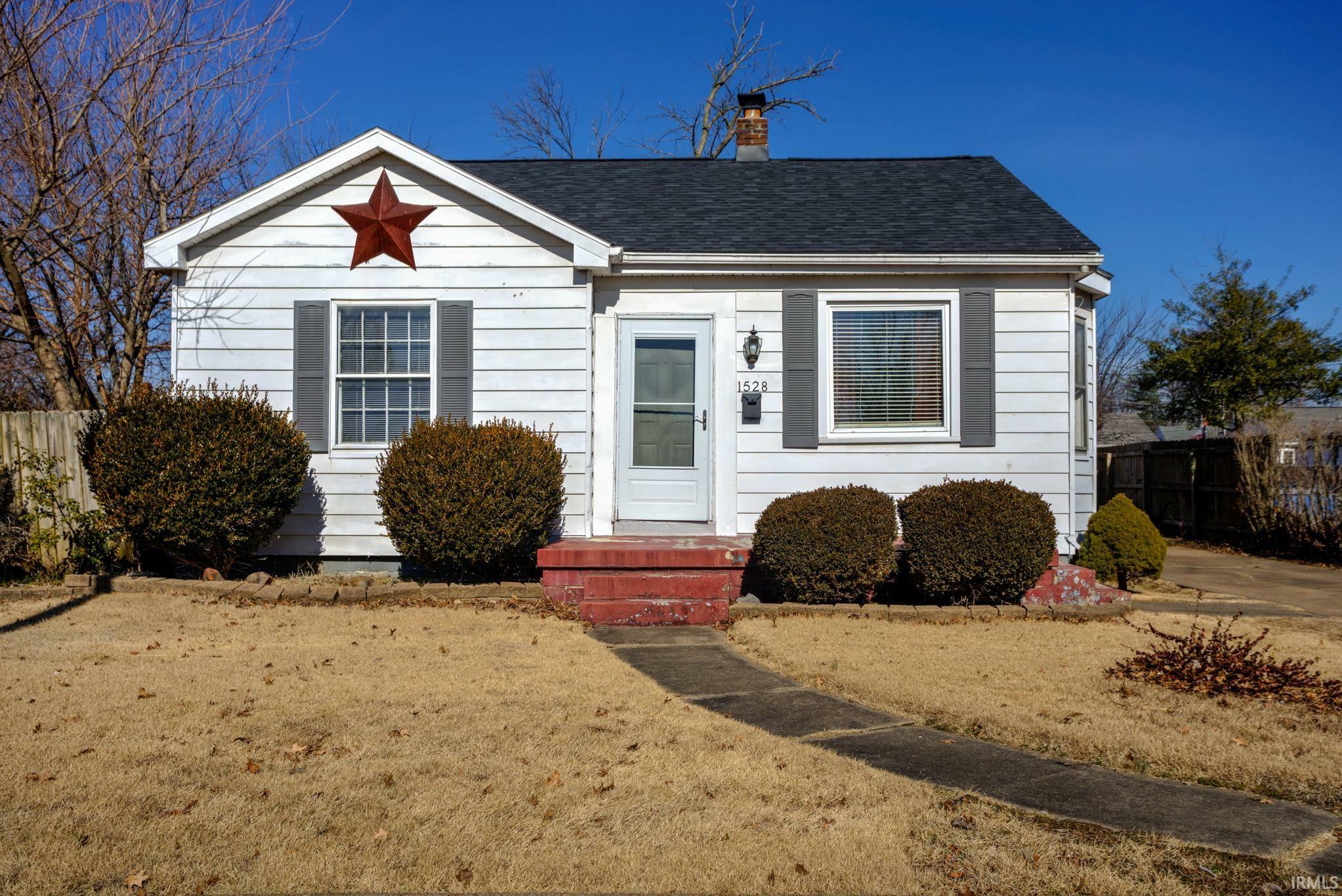 Property Photo:  1528 Monroe Avenue  IN 47714 