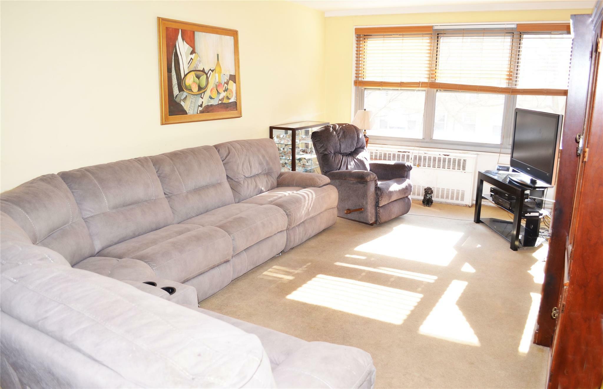 Property Photo:  56 Doyer Avenue 3D  NY 10605 