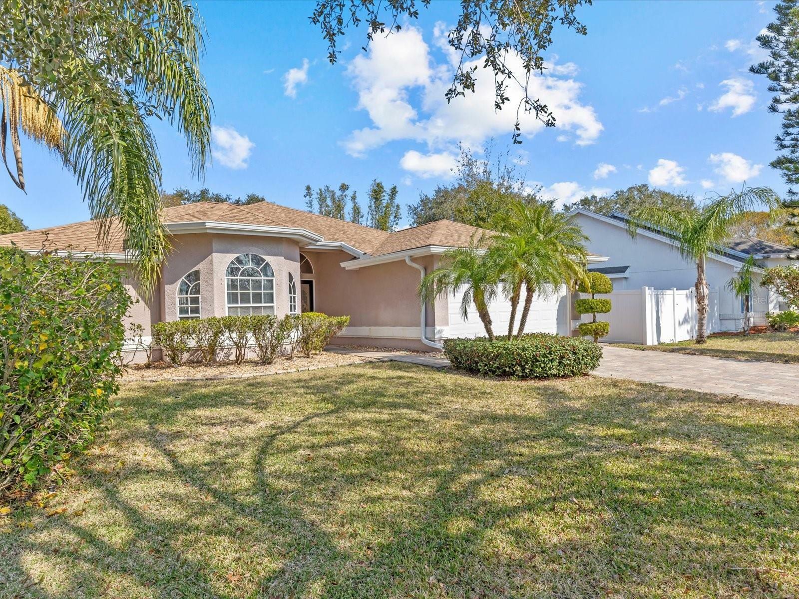 Property Photo:  805 Anchors Way  FL 34689 