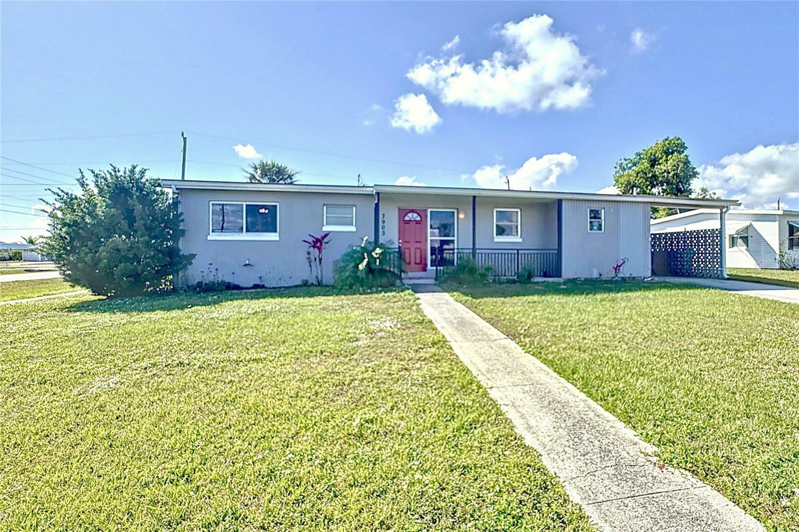 Property Photo: 7903 Hyde Park Avenue FL 34287