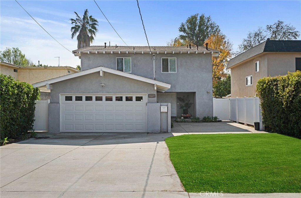 13724 Erwin Street  Valley Glen CA 91401 photo