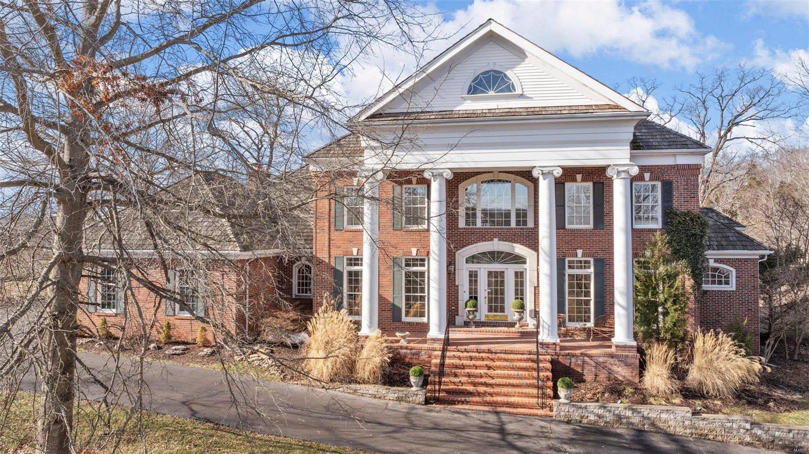 Property Photo: 220 Saint Georges Drive MO 63073