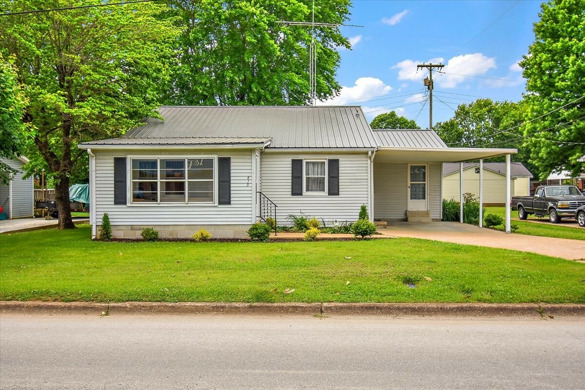 Property Photo: 813 N Military Ave TN 38464