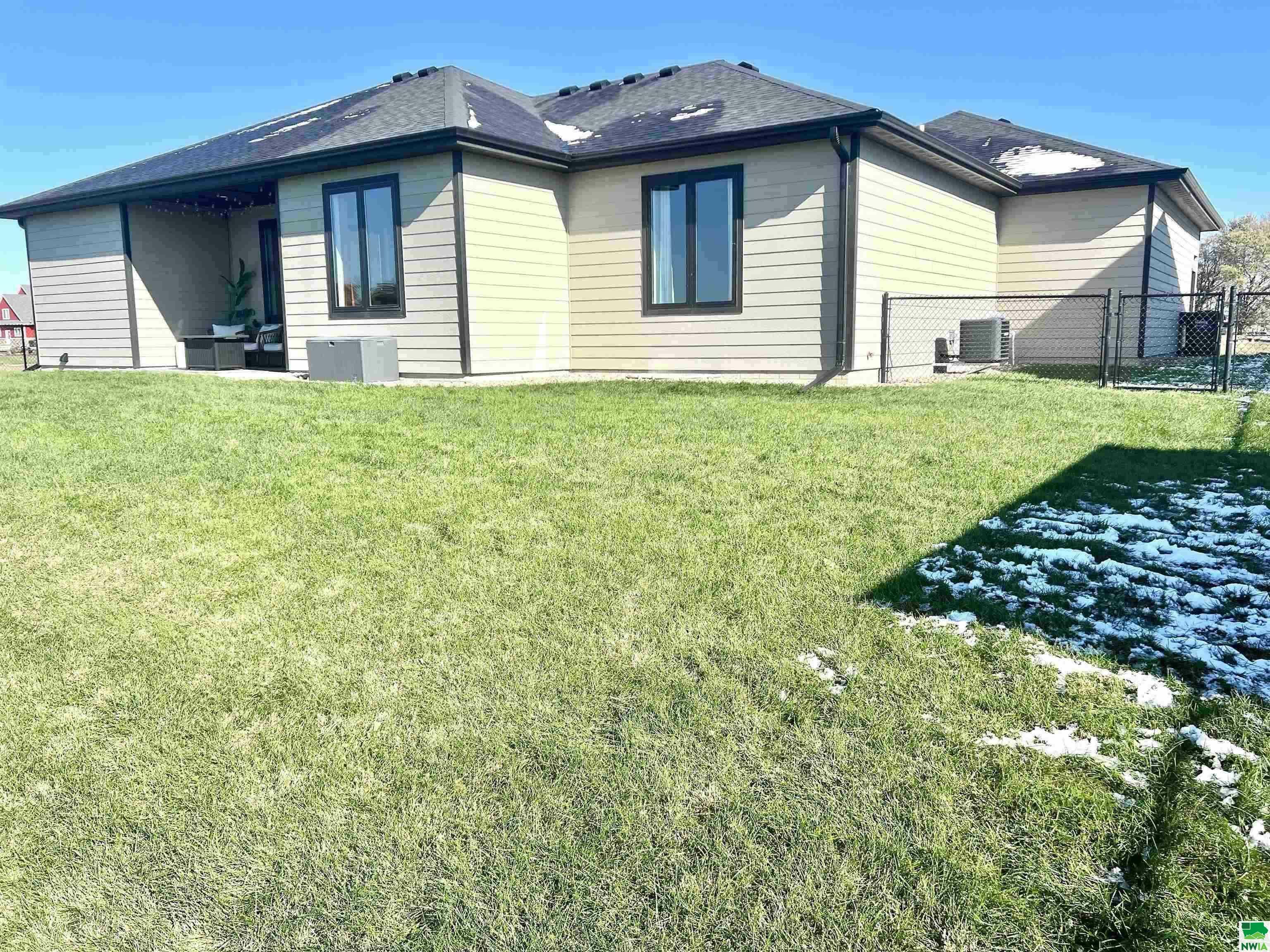 Property Photo:  503 Jace Rd  IA 51054 