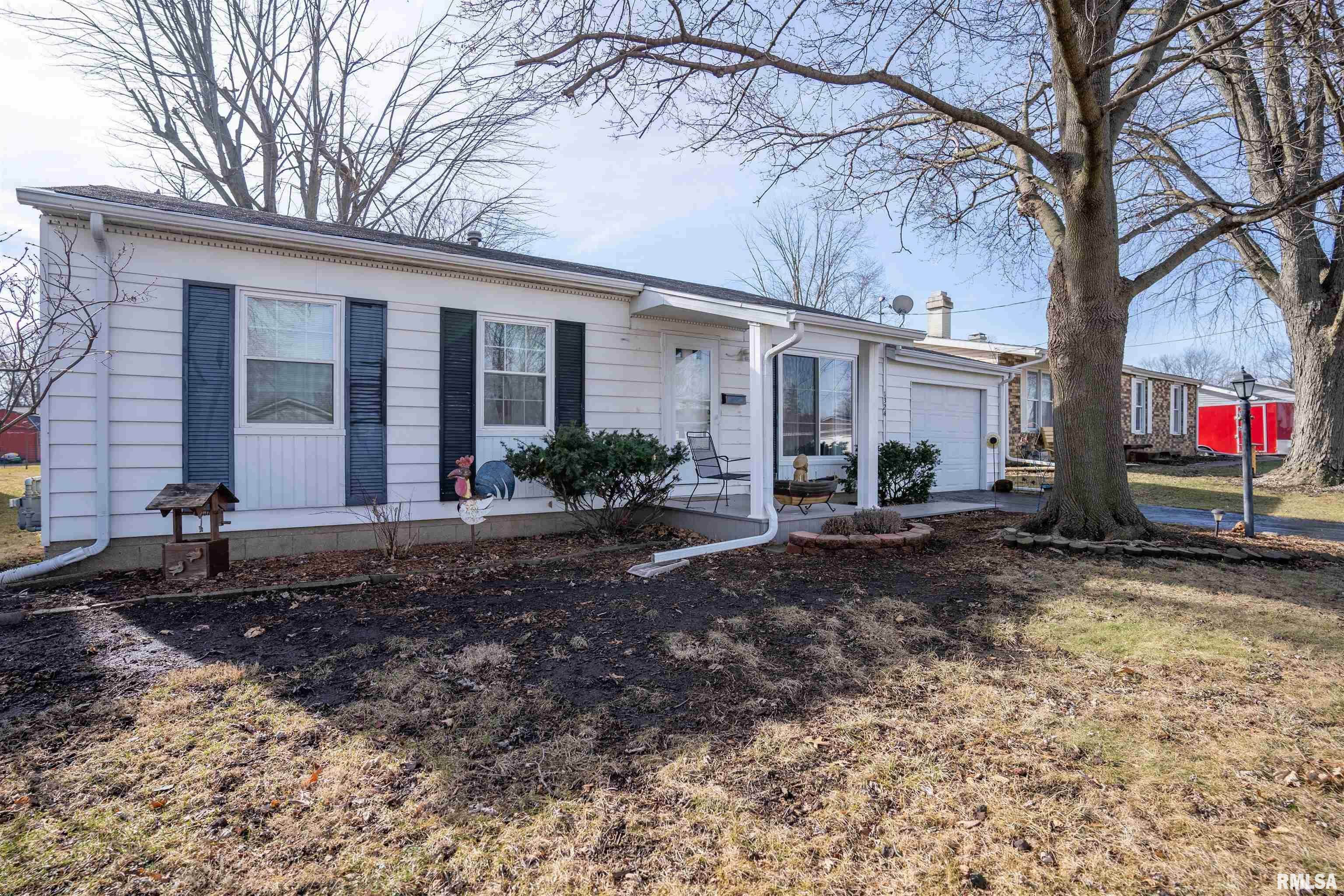 1324 E Locust Street  Canton IL 61520 photo