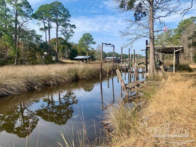 Property Photo: 12535 Ophelia Dr FL 32506