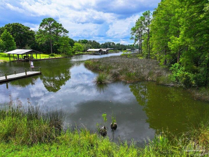 Property Photo: 12535 Ophelia Dr FL 32506