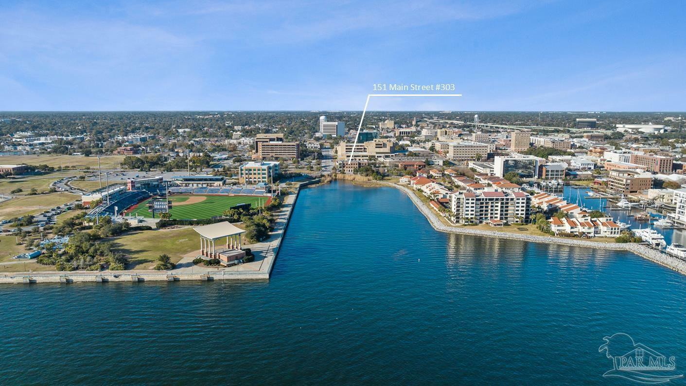 Property Photo: 151 W Main St 303 FL 32502