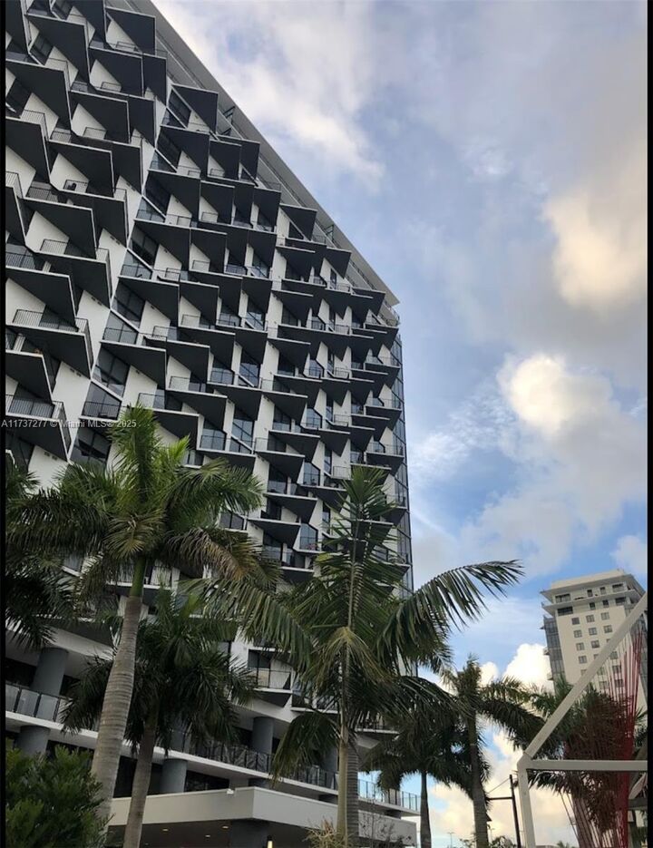 5252 NW 85th Ave 602  Doral FL 33166 photo