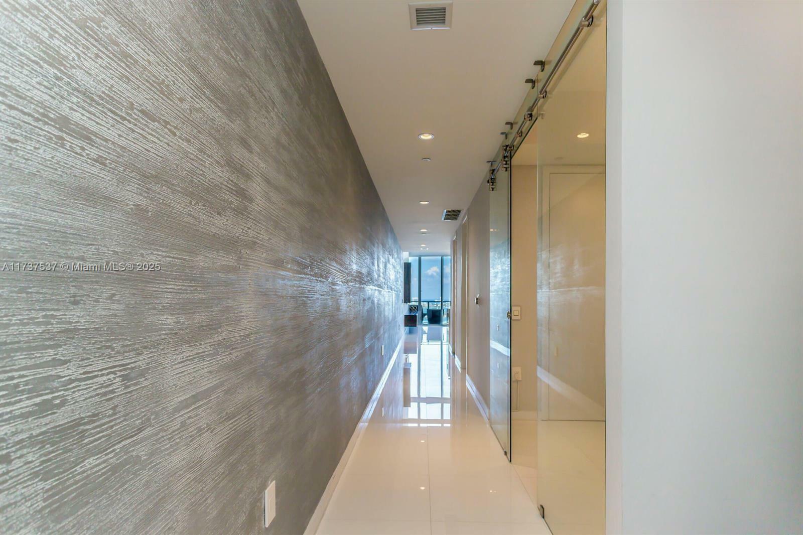 Property Photo:  1100 Biscayne Blvd 3705  FL 33132 