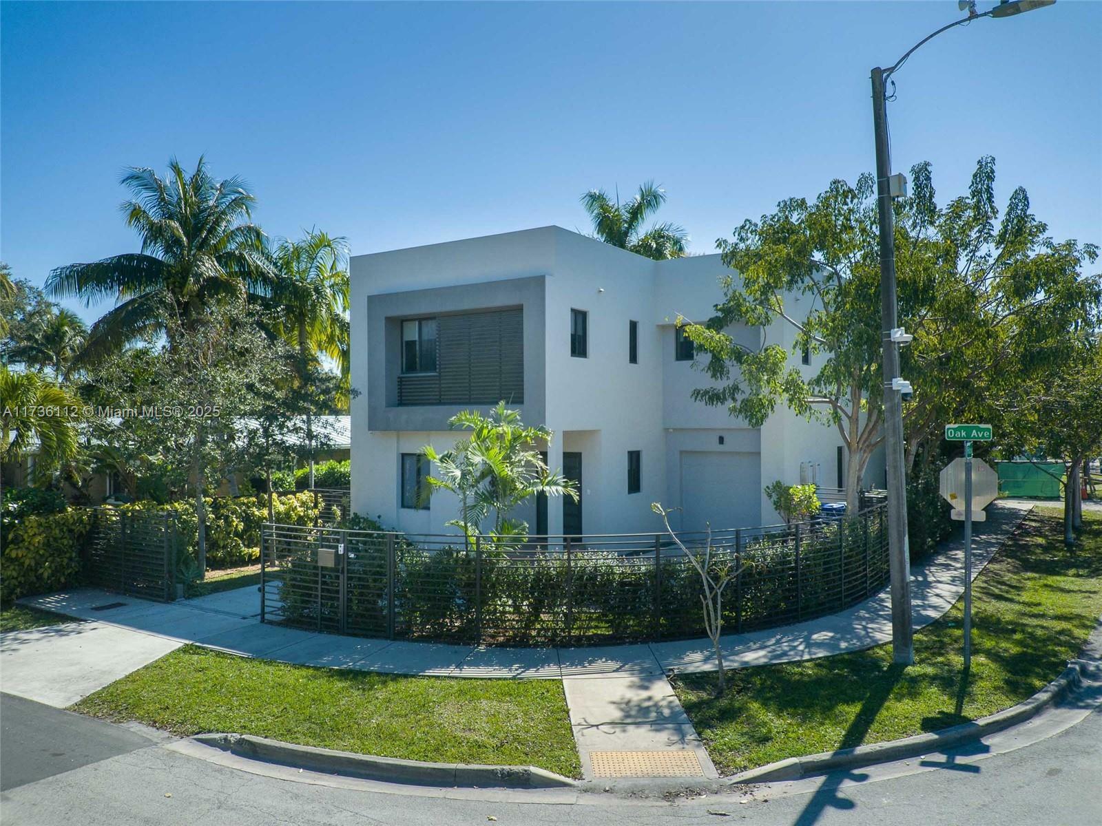 Property Photo:  3480 Oak Ave  FL 33133 