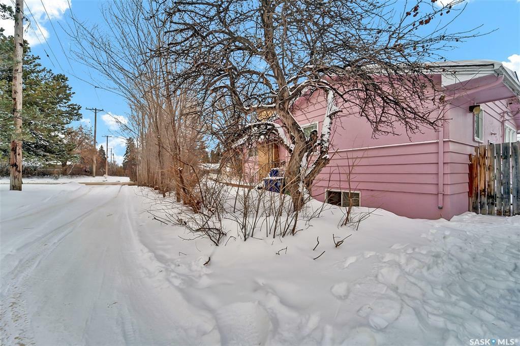 Property Photo:  419 Cumberland Avenue S  SK S7H 2L3 