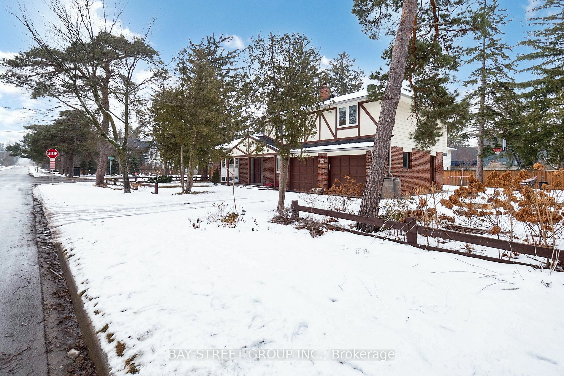 Property Photo:  379 Maple Grove Dr  ON L6J 4V6 