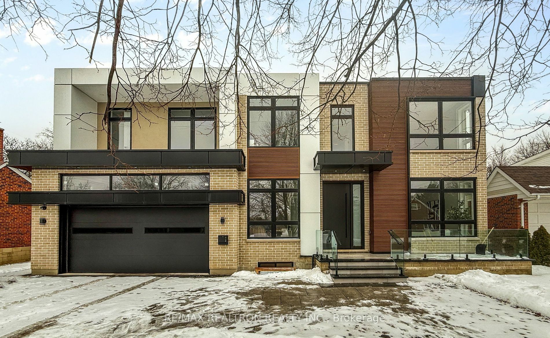 49 Grantbrook Street  Toronto ON M2R 2E8 photo