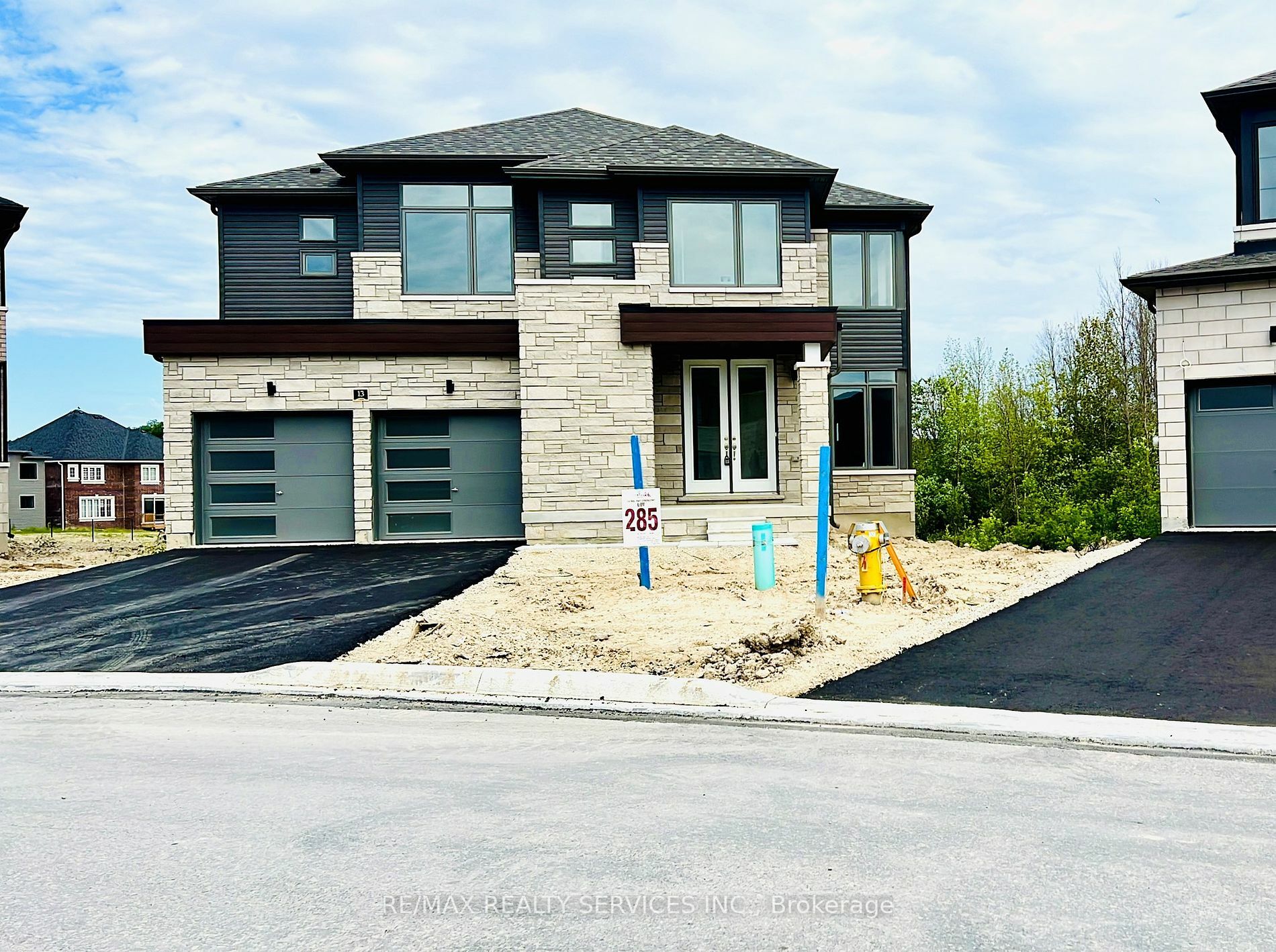 13 Del Ray Cres  Wasaga Beach ON L9Z 0N7 photo