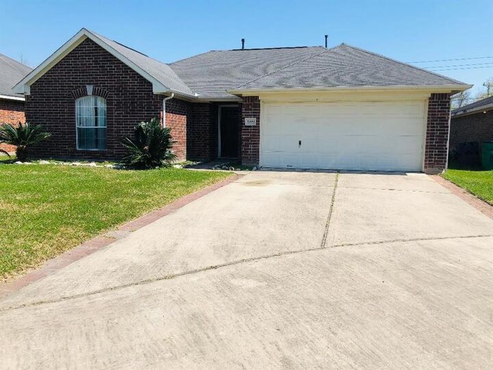 5399 Morgan Oak Drive  Alvin TX 77511 photo