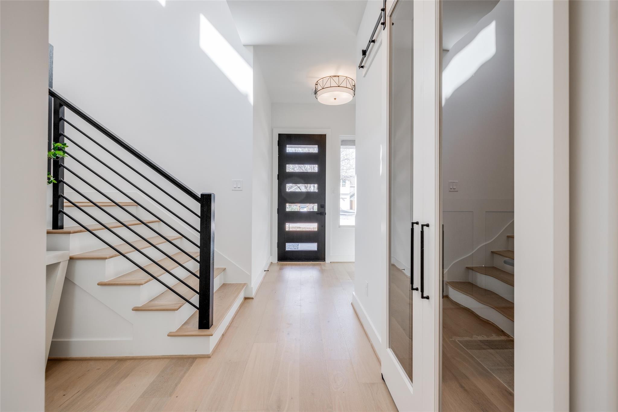 Property Photo: 310 E 27th Street TX 77008